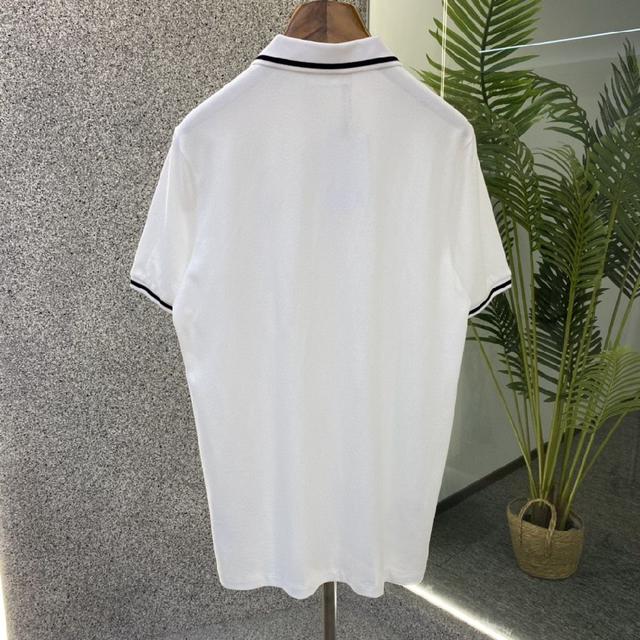 新款CELINE 刺绣logo翻领polo衫。