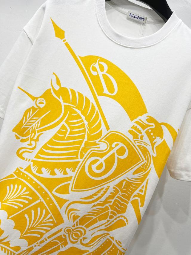 巴宝莉 2025ss夏季新品经典骑士战马短袖，解锁高