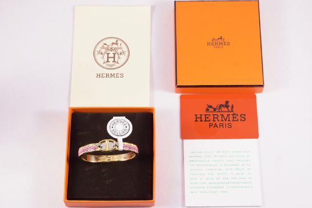 超级好看阿阿阿！！还在纠结想买爱马仕手镯但又怕出