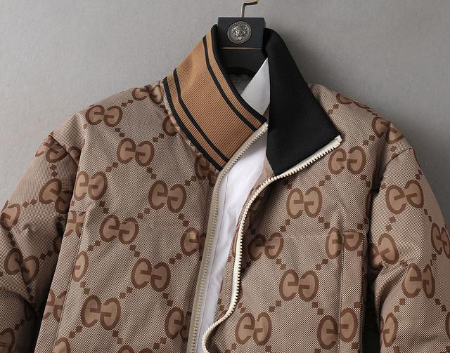 新款羽绒服 原版1:1订制五金配件全进口原版定制 欢迎