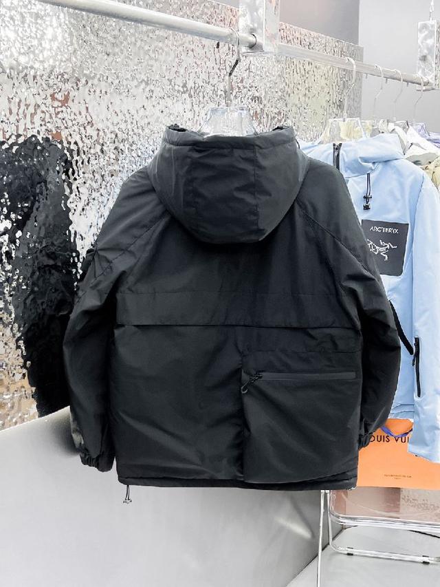 官网款2025秋冬新款羽绒服。这款号称羽绒服届最高端的