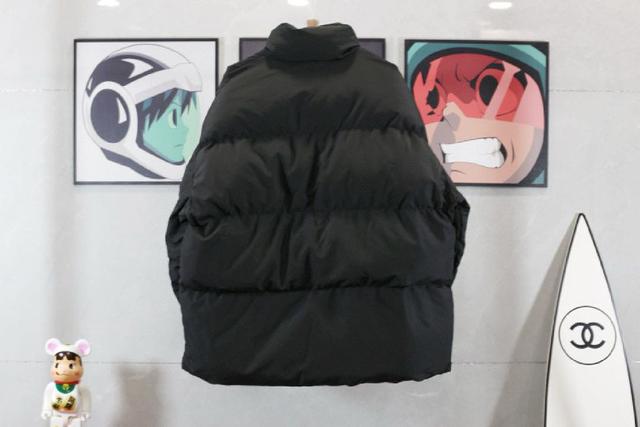 整件衣服完全塞的满满当当  冬日站在大雪中也完全没有感觉