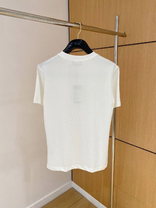 顶级货品🐮2025春夏新款首发专柜最新款短袖圆领T恤 高端