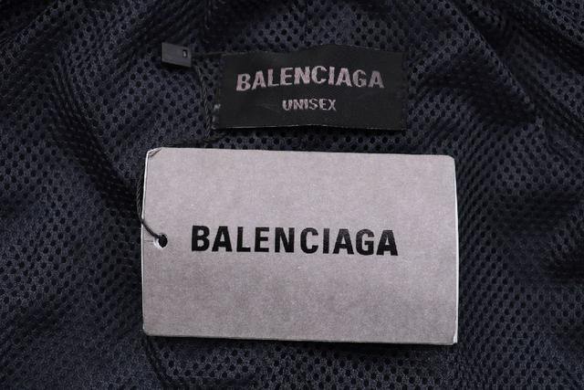 巴黎世家 / 安德玛 BALENCIAGA × Under