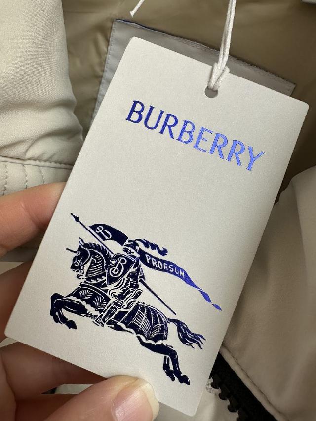 羽绒马甲2025新品 BURB 新款羽绒马甲 秀场新品