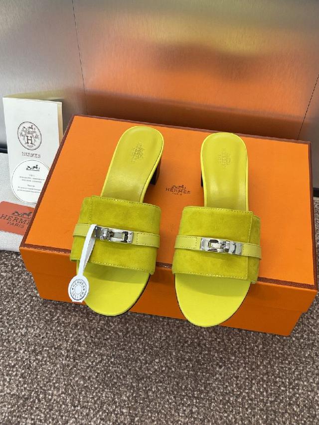 Hermes 春夏经典款 Giulia 粗跟拼色女鞋  H家 平底Kelly五金扣圆