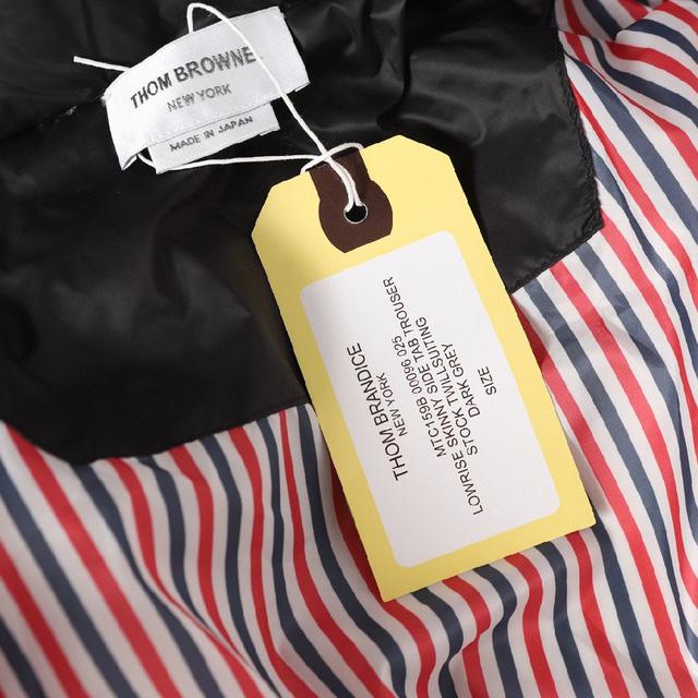 2025秋冬最新款连帽羽绒服 （帽子🉑拆卸），手臂顶级时尚