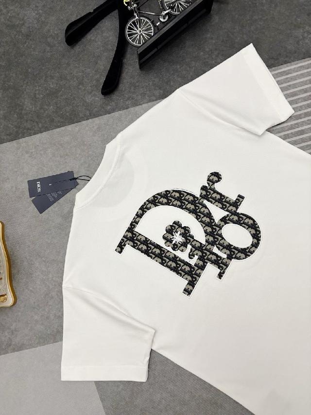 高支高密双纱300克超舒适纯棉面料，整体的触感舒适，亲肤效果也是极佳