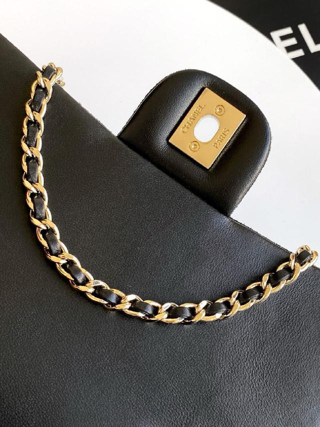 大热门中古kelly被Chanel重新设计焕发生机，中古Kelly以经典的手柄手提出名