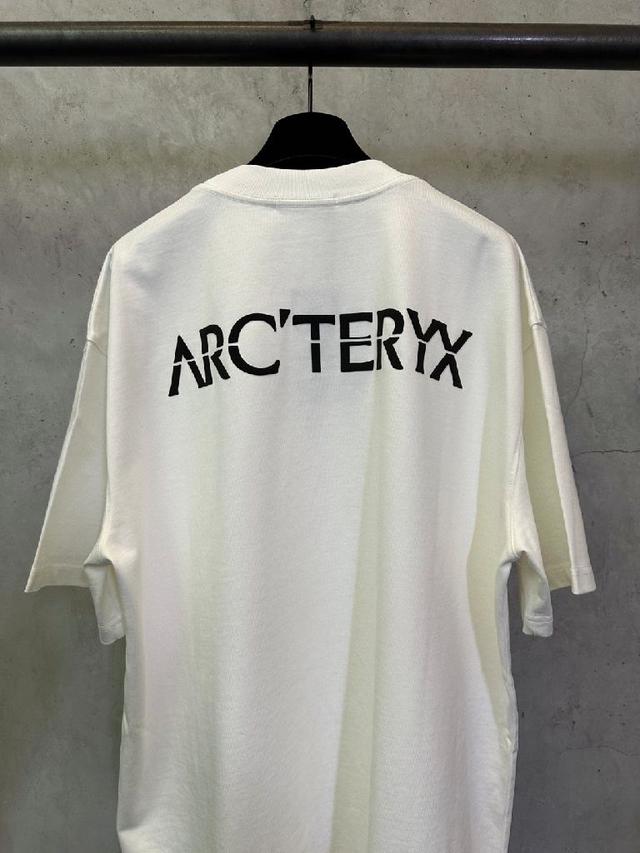 采用高定超重磅全棉双纱紧密新疆棉 克重400克 搭配2*2索罗娜罗纹 420g