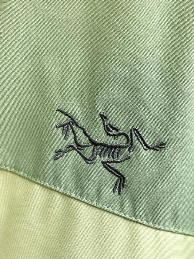 【始祖鸟百灵达万针刺绣】 【区别市场易脱落印花廉价版本