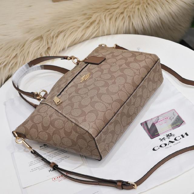 新款prairie手提斜挎饺子包79998超好看,包包增加了