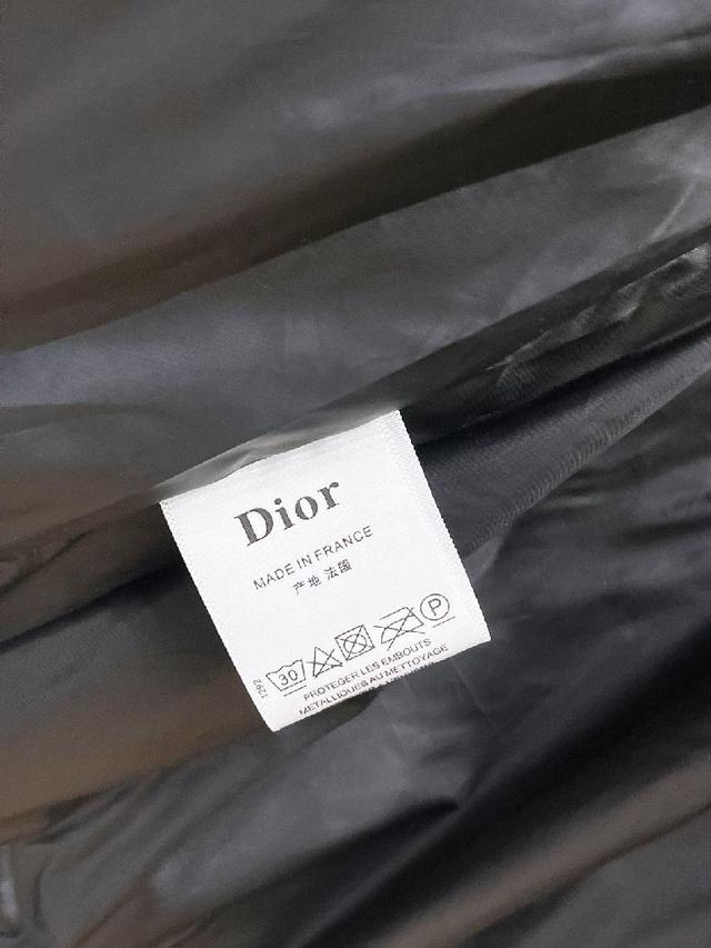 官网款2025秋冬新款羽绒服。这款号称羽绒服届最高端的