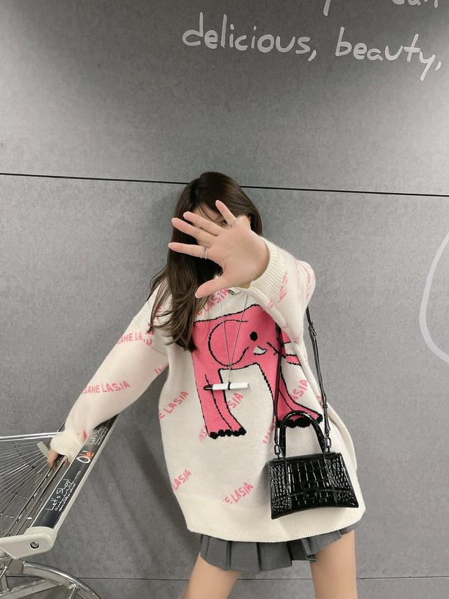 粉色小香毛衣