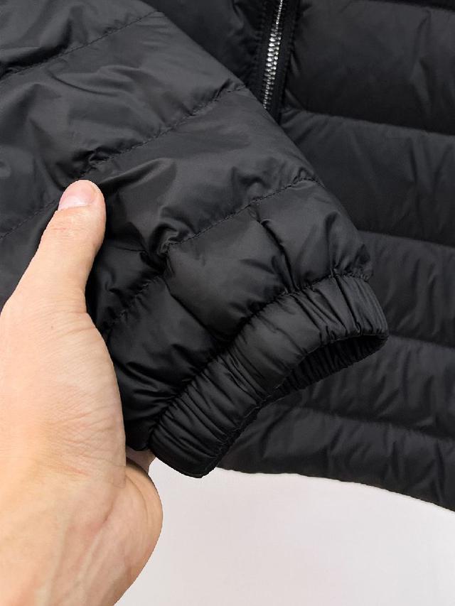 最新时尚秋冬羽绒马甲，经典设计感与颜值爆棚的，