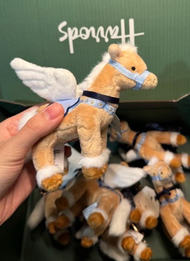 英國Harrods 聖誕限定 ✨天使小飛馬吊飾✨