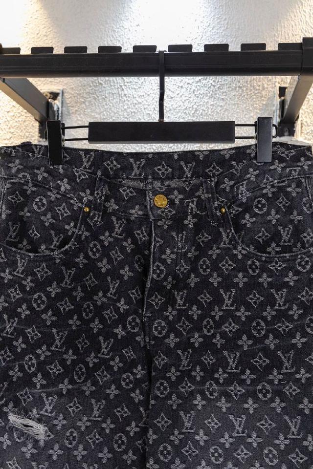 Miu Miu 25ss 经典小标刺绣logo翻领 短袖polo衫