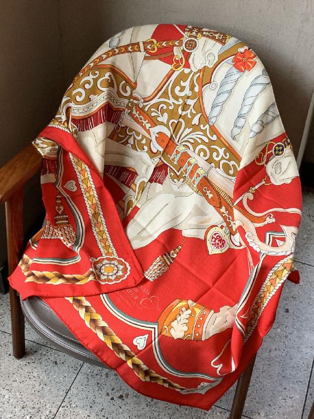 香家logo与字母的完美碰撞设计 底部还有隐隐约约的双C小Logo