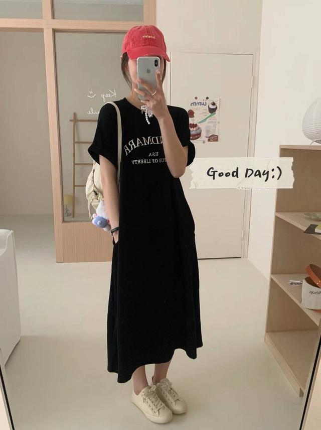 簡約休閒字母印花坑條彈力棉洋裝(預購)
