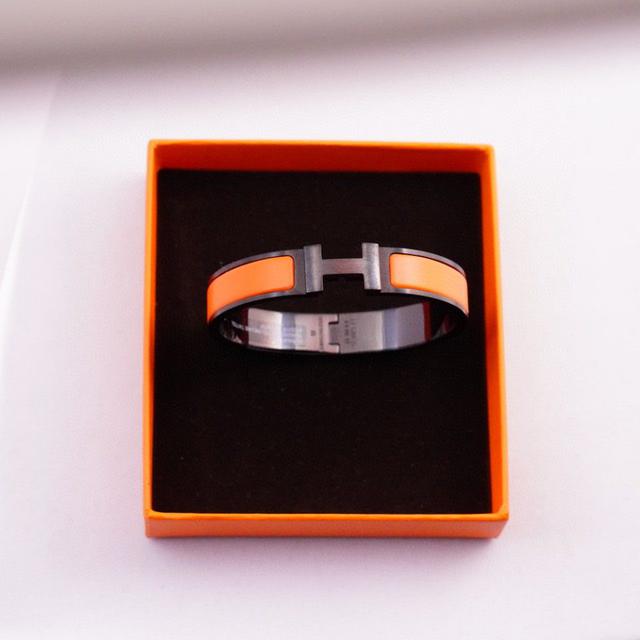 爆火的H黑武士手镯 中性款式 男女都可以戴 尺码：17-19 cm磨砂超