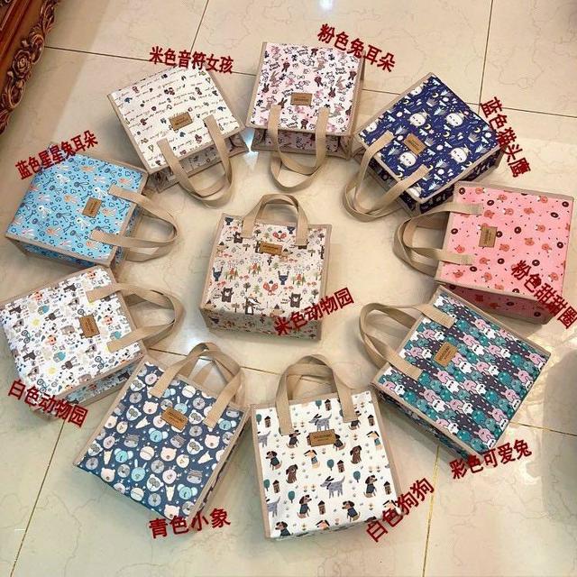 預購 新款韓版防水卡通萬用手拿包-10/8號中午12點結單