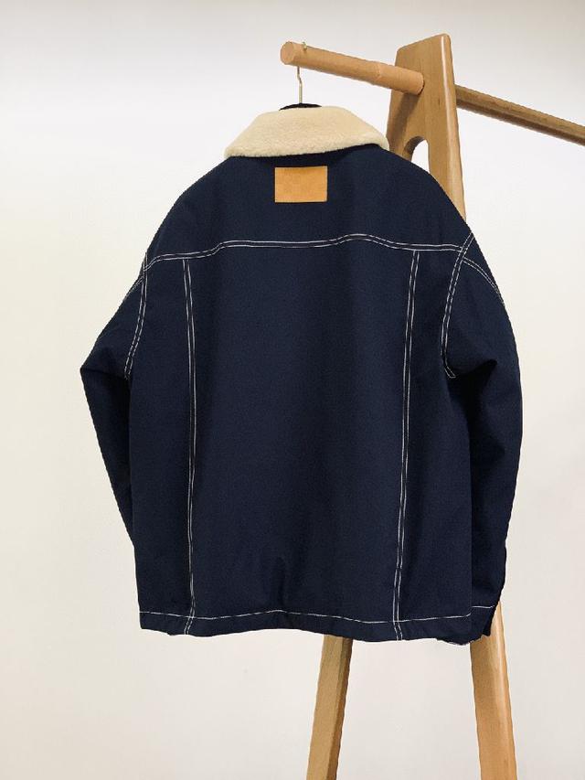 PRADA 暗纹提花双面穿羽绒服