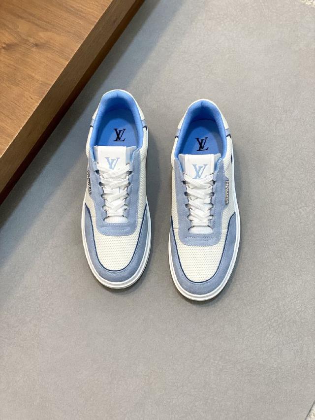 新品男士高端休闲运动鞋，选用进口头层牛皮丝印品牌