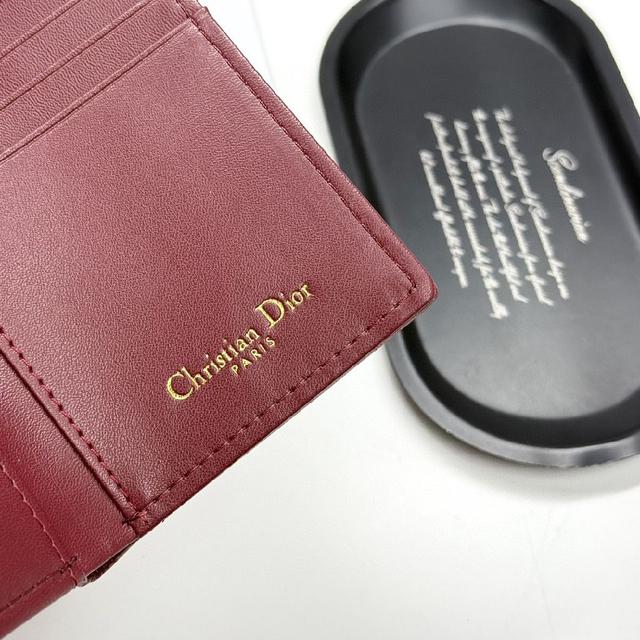 Dior专柜秋冬新款火爆登场！采用头层牛皮，做工精致，