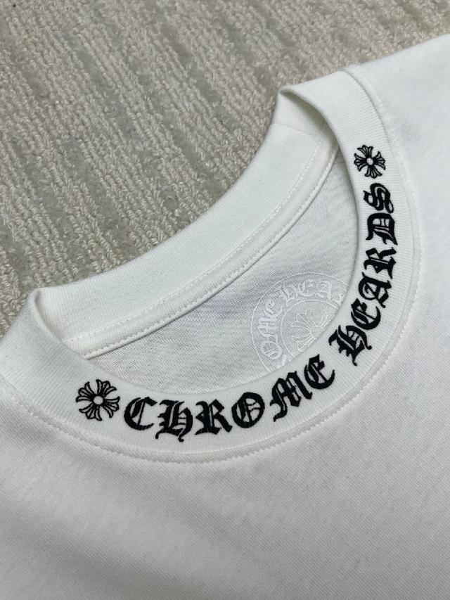 Chrome Hearts 克罗心胸前口袋领口梵文字母logo短袖t恤