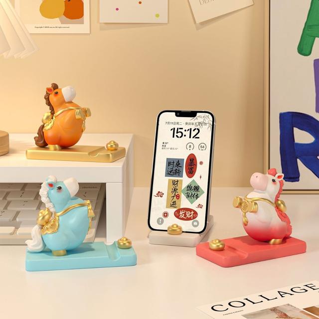 創意治癒系馬上來財桌面裝飾手機支架(預購)