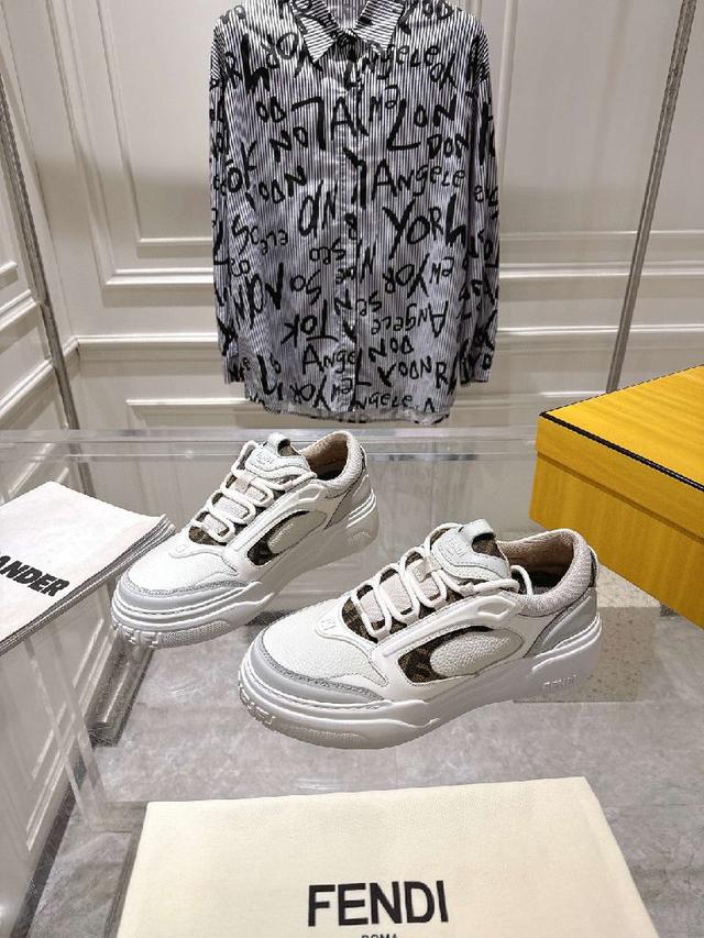 Fendi 2⃣️0⃣️2⃣️5⃣️新款厚底运动鞋 休闲鞋‼️整双鞋子采购