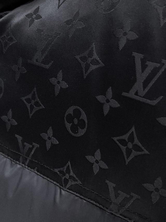 官网款2025秋冬新款羽绒服。这款号称羽绒服届最高端的