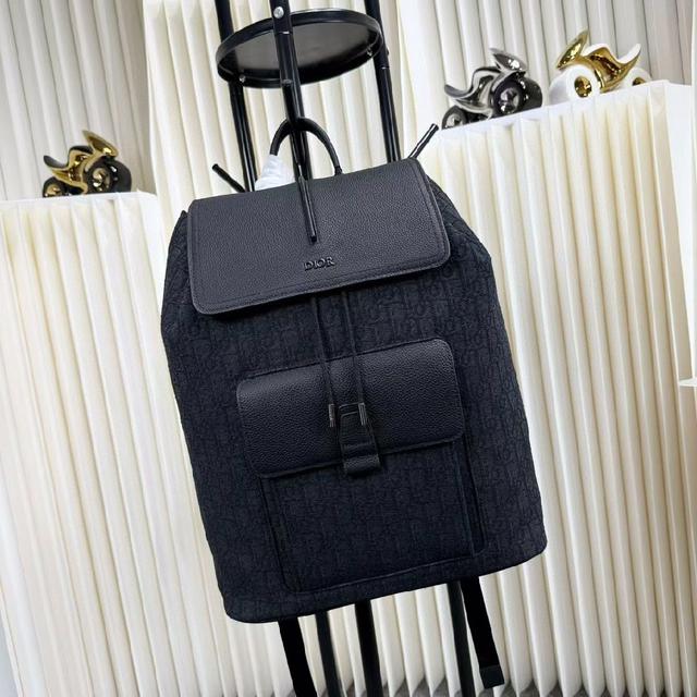 米色和黑色Dior Oblique提花 正面铂金铜丝DIOR标志