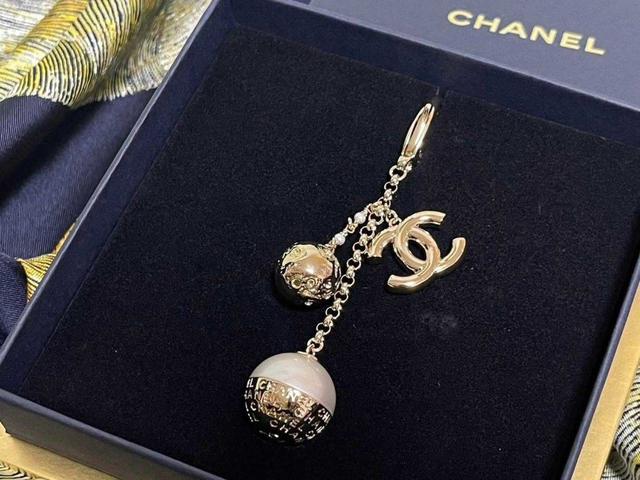 CHANEL中秋品牌禮｜金色月球吊飾配件#09/26