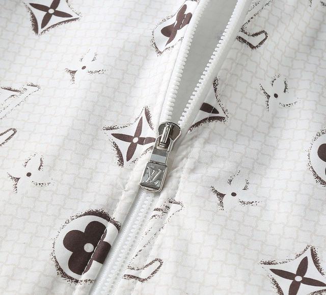 2025春夏款！新款防风衣防晒衣套装薄外套夹克短裤套装