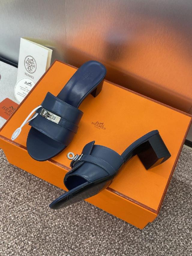 Hermes 春夏经典款 Giulia 粗跟拼色女鞋  H家 平底Kelly五金