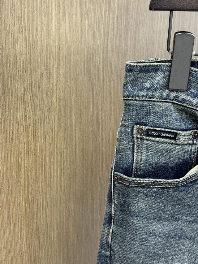 牛仔裤  独家隆重推出  原版定制高端品质面料  版型修身剪裁