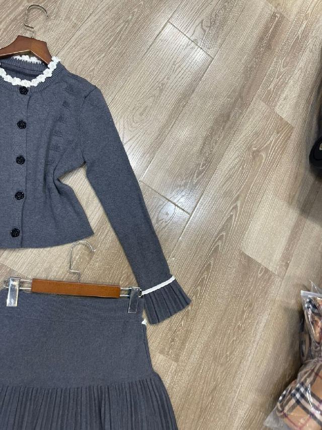 毛衫半身裙时尚套装女千金