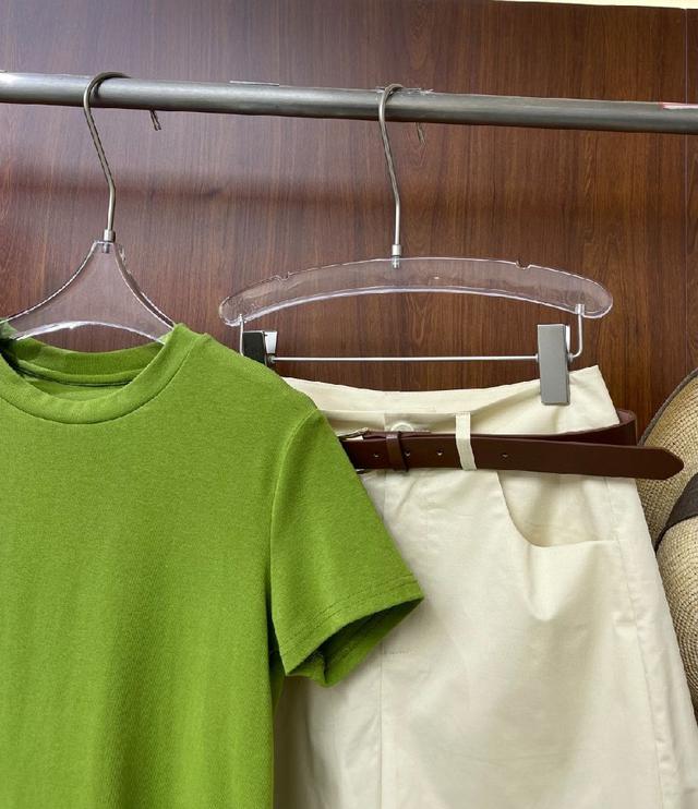 慵懒老钱风短袖西裤套装 T恤版型正肩不仅展现了都市女性