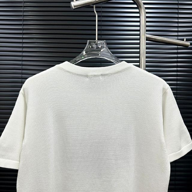 面料：羊毛混纺 辅料：全套定制原版辅料