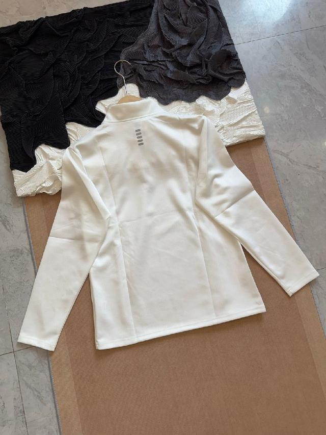 防水冲锋裤，小红书主播推荐，上身质感满满，版型立体，完