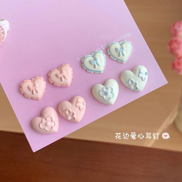 甜美滴油愛心花邊耳針SS030