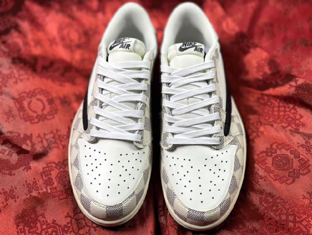 Rare Customized Air Jordan 1 Off 驴牌