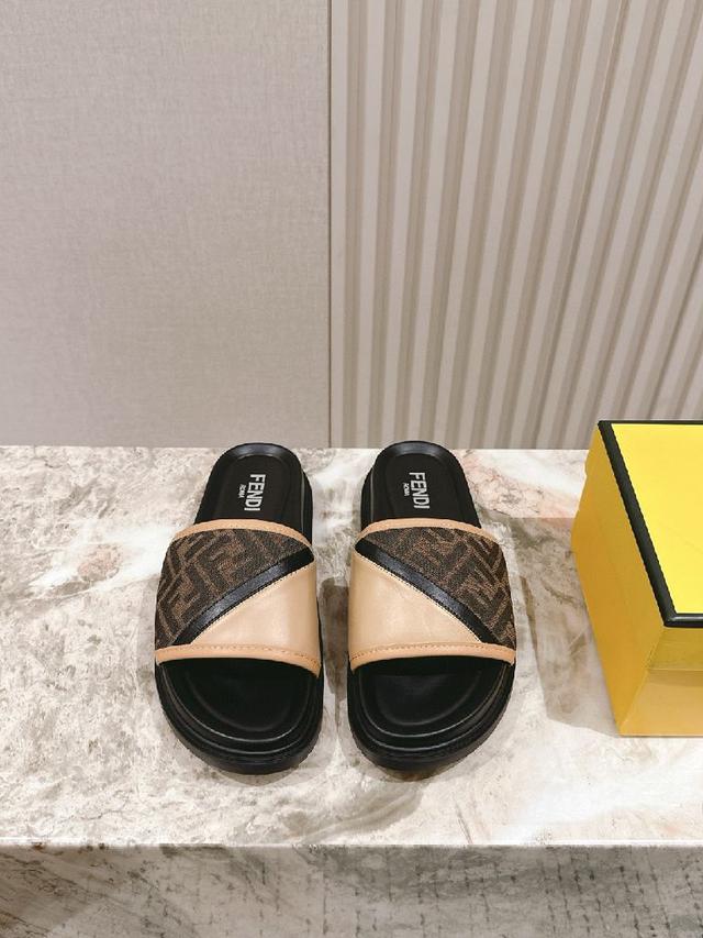 Fendi 芬迪走秀主推拖鞋系列，新品上线，芬具桌脚设