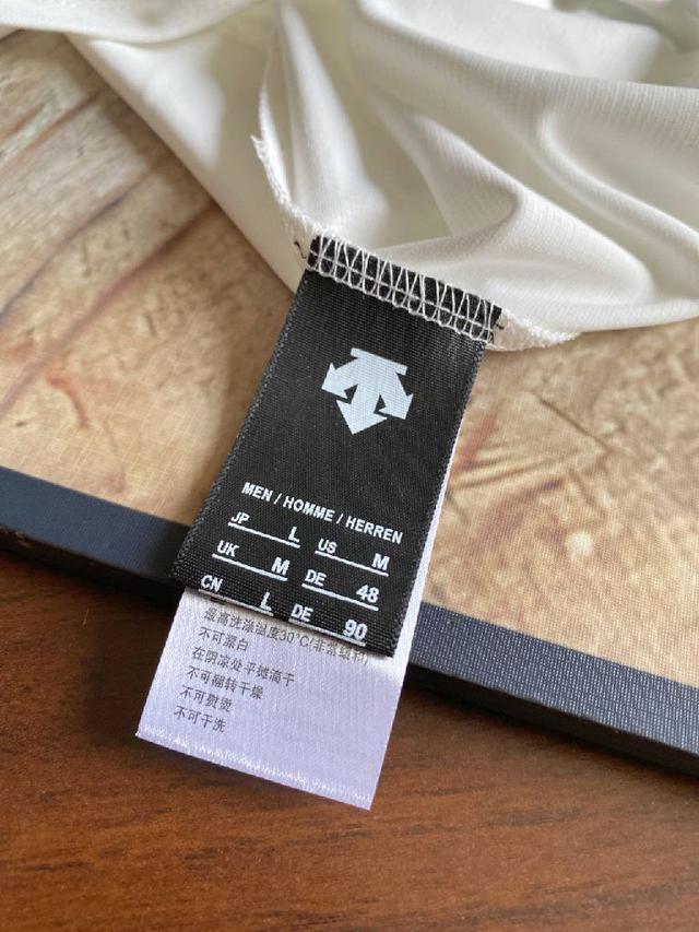 迪桑特宽松休闲纯色透气运动休闲户外运动时尚百搭圆领直筒短袖