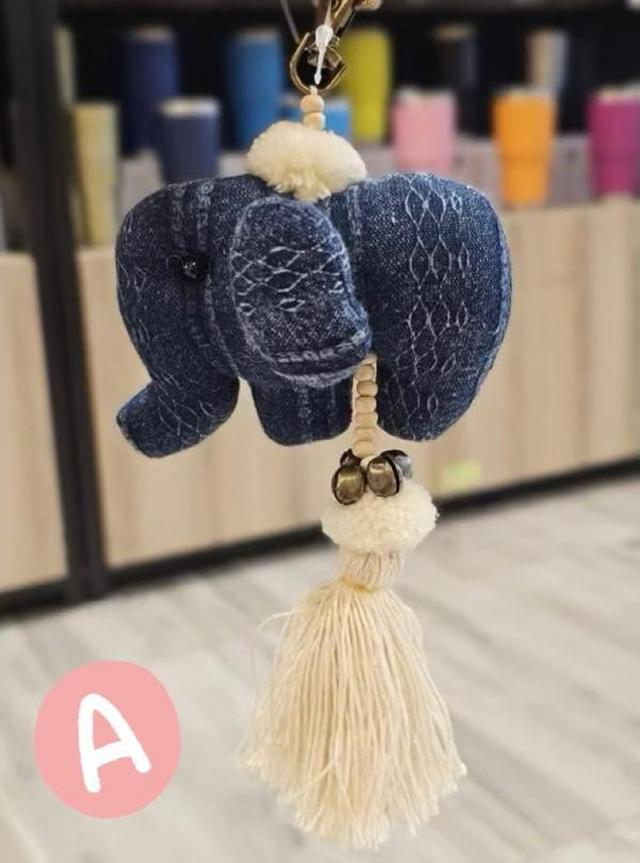🇹🇭手作雙面刺繡小象鑰匙圈