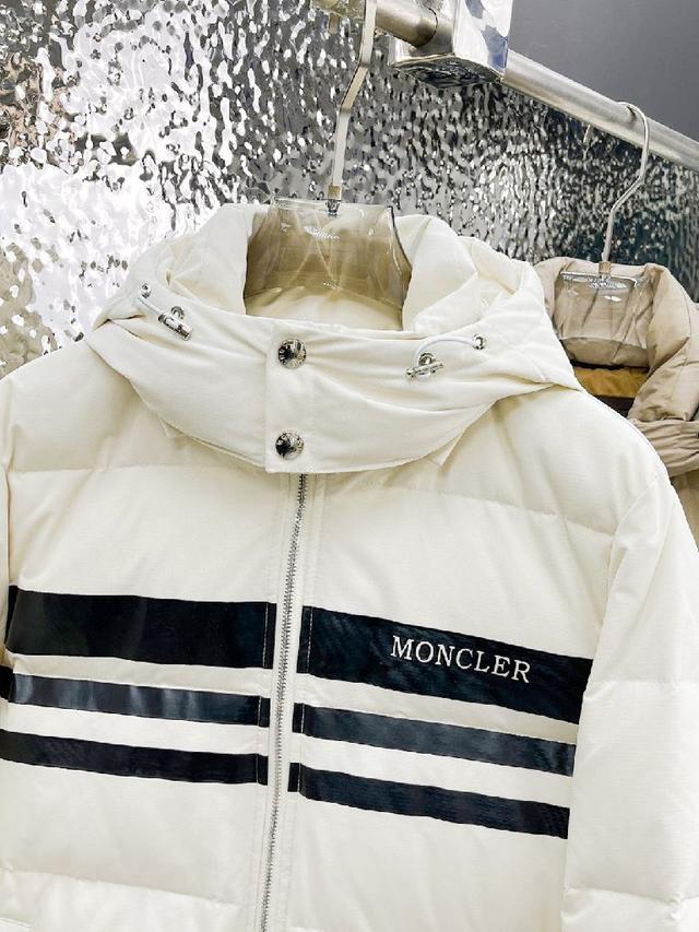 官网款2025秋冬新款羽绒服。这款号称羽绒服届最高端的