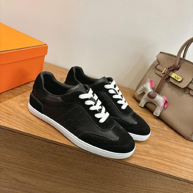 版型超正，有一定厚度增高显腿长！透体透气 舒适的小牛皮