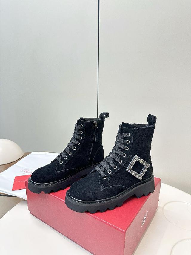 RogerVivier RV25秋冬新款钻扣/铜扣时尚马丁靴 短靴