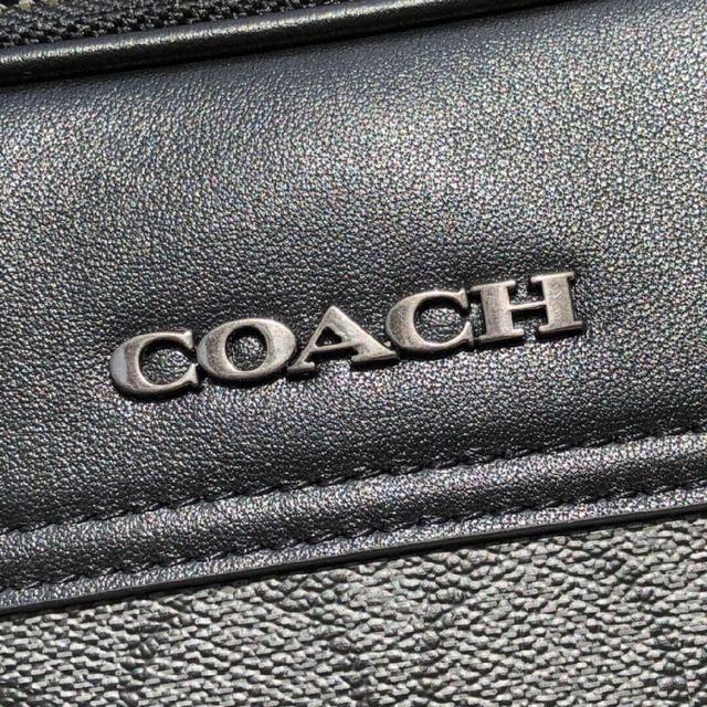 新款COACH 蔻驰 奥莱款热销经典款 男士单肩背斜挎包。